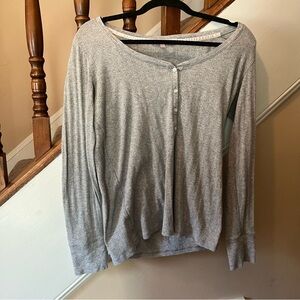 Victoria’s Secret Gray Long Sleeve Lounge Pajama Top